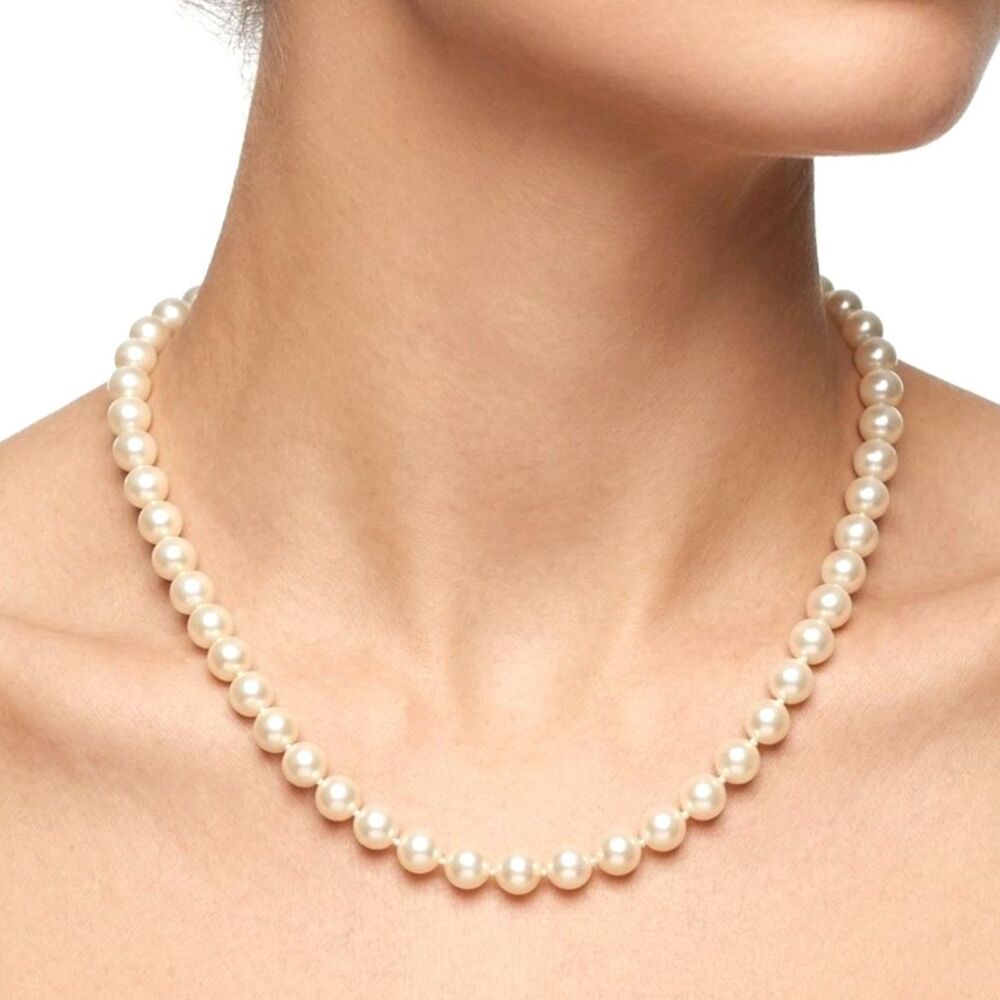 PEARL NECKLACE White/Cream Faux Pearl Silver Closure 15 Inches Long Vintage